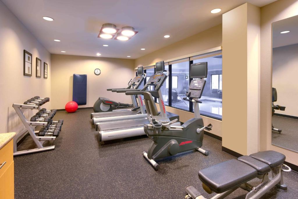 Fitness centrum a/nebo fitness zařízení v ubytování TownePlace by Marriott Suites Elko