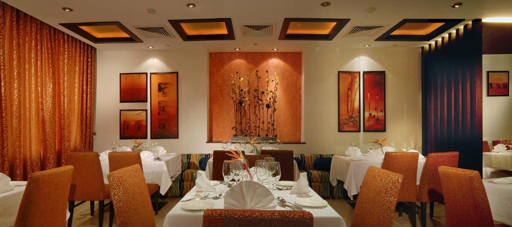 Restaurace v ubytování Fortune Select Global, Gurugram - Member ITC Hotels' Group
