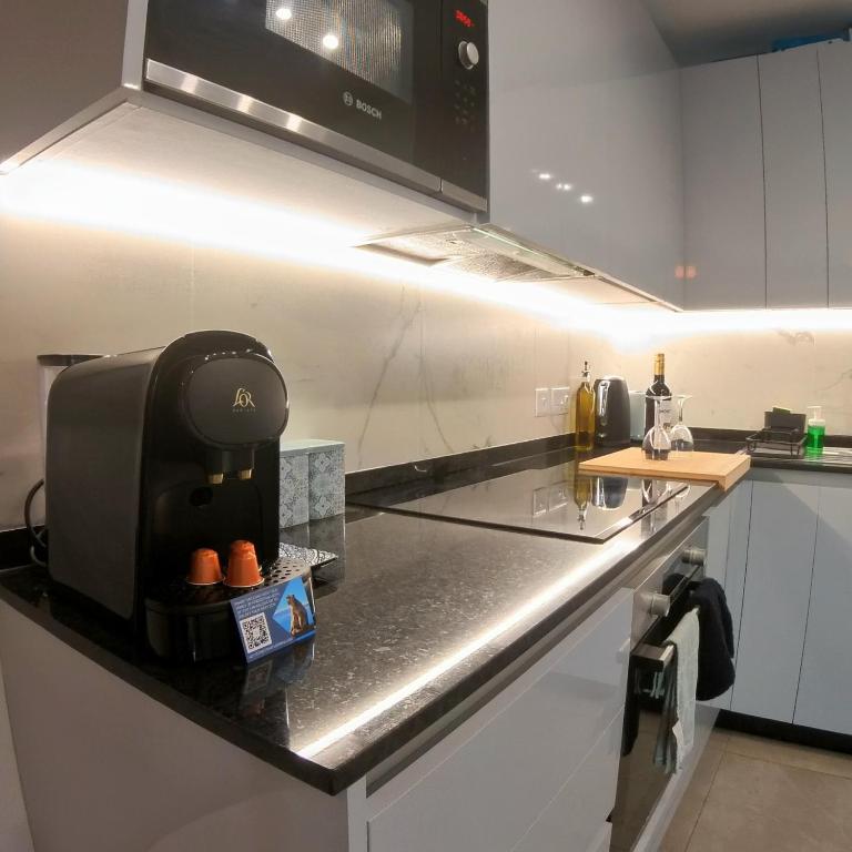 NEW Luxury Sunrise Oceanview Apartment in Gibraltar - One-Bedroom Apartment