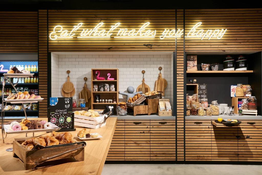 Moxy Amsterdam Schiphol Airport - Resim 32