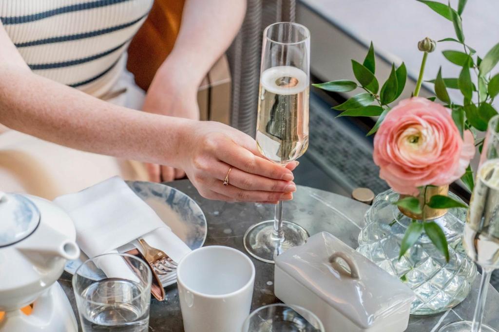 The St. Regis Toronto - Resim 35