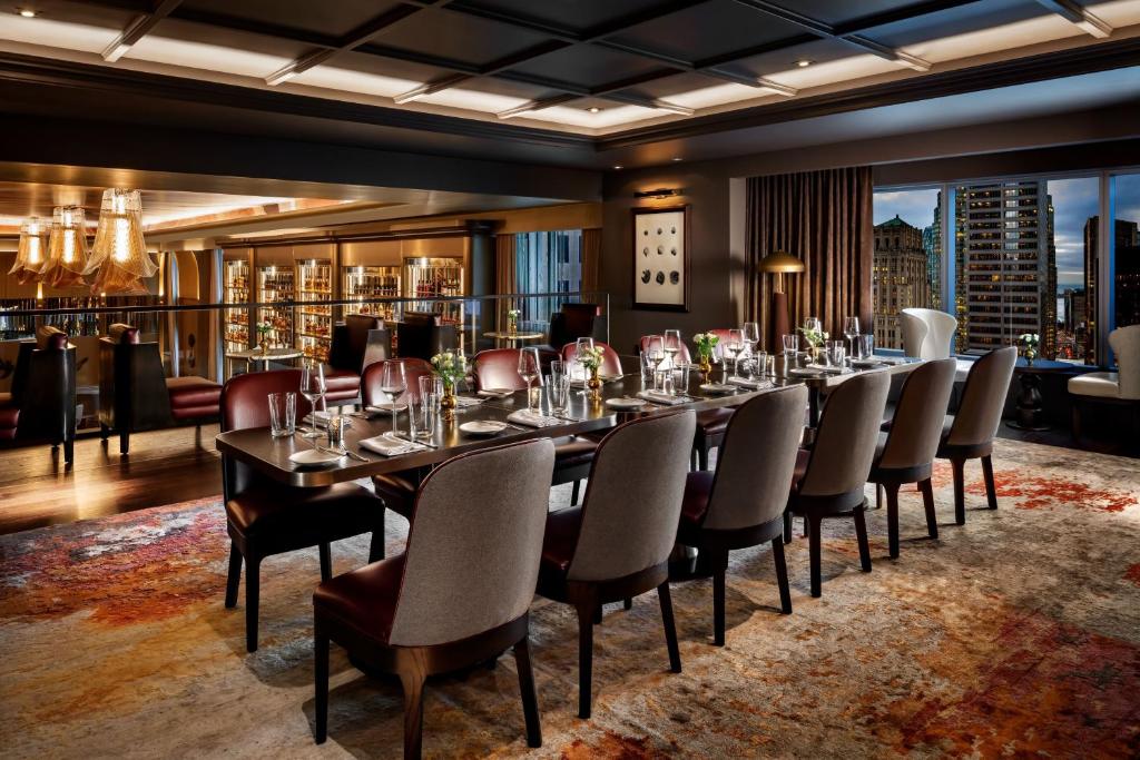 The St. Regis Toronto - Resim 37