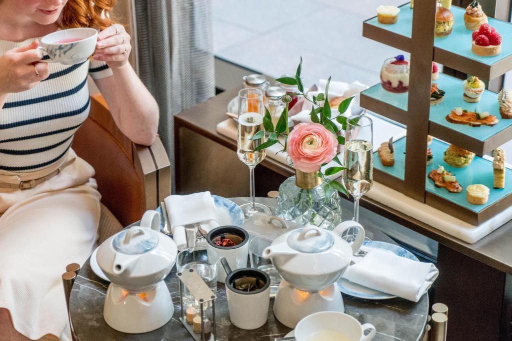 The St. Regis Toronto - Resim 45