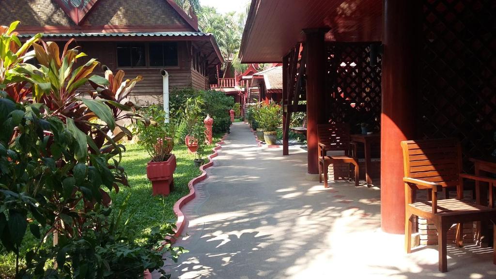 Royal Phawadee Village Patong - 2 Minutes walk to the beach - Resim 28