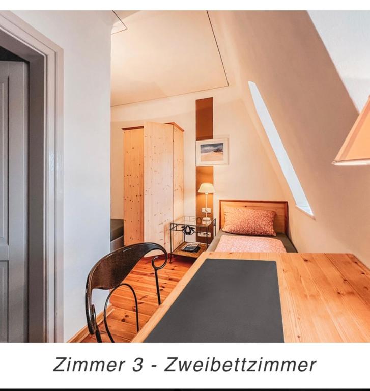 Postel nebo postele na pokoji v ubytování Hotel Weinstube am Markt