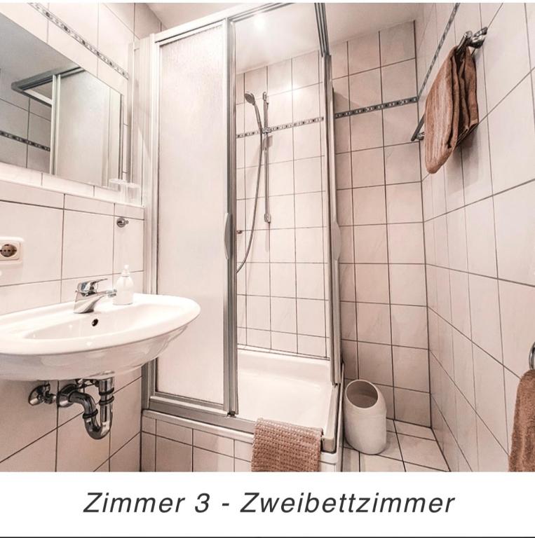 Koupelna v ubytování Hotel Weinstube am Markt