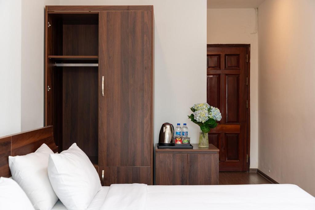 Astoria Hotel - St Joseph Cathedral Hanoi - 6