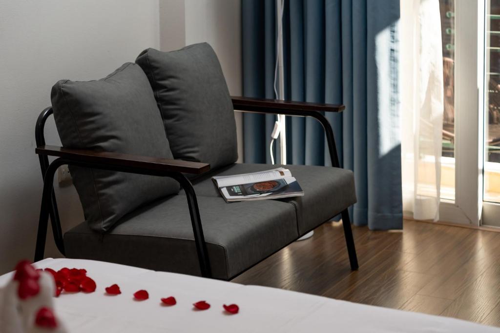 Astoria Hotel - St Joseph Cathedral Hanoi - 9