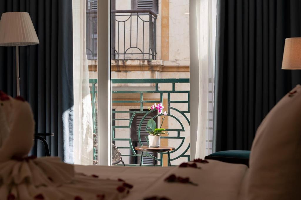 Astoria Hotel - St Joseph Cathedral Hanoi - 11