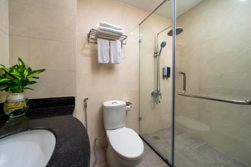 Astoria Hotel - St Joseph Cathedral Hanoi - 12