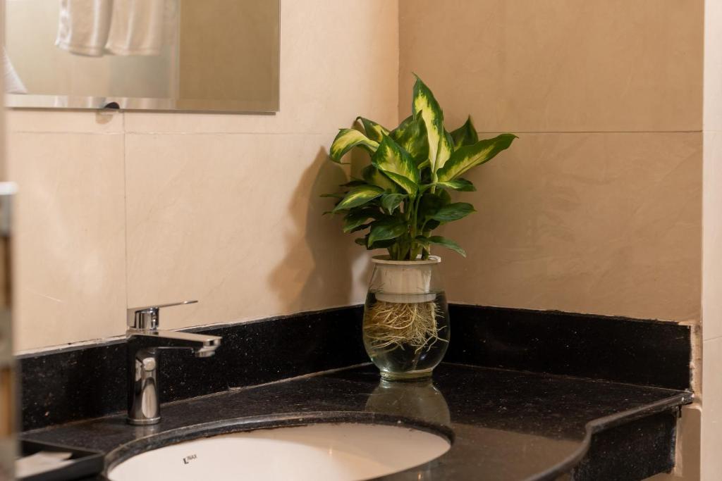 Astoria Hotel - St Joseph Cathedral Hanoi - 15