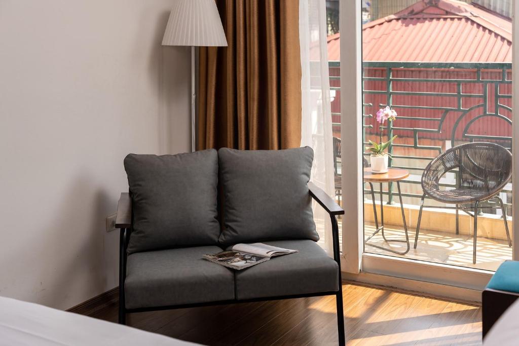 Astoria Hotel - St Joseph Cathedral Hanoi - 19