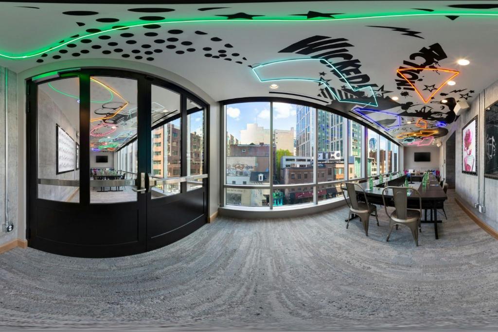 Moxy Boston Downtown photo