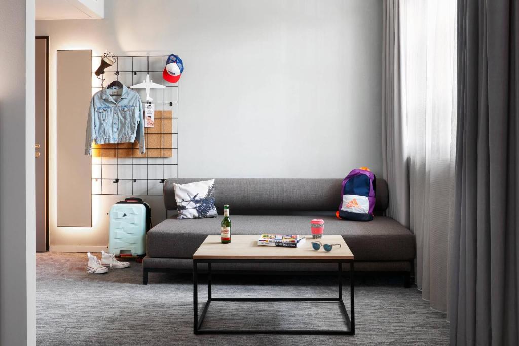 
Moxy Sleeper Family, Guest room, 1 Queen, Sofa bed
