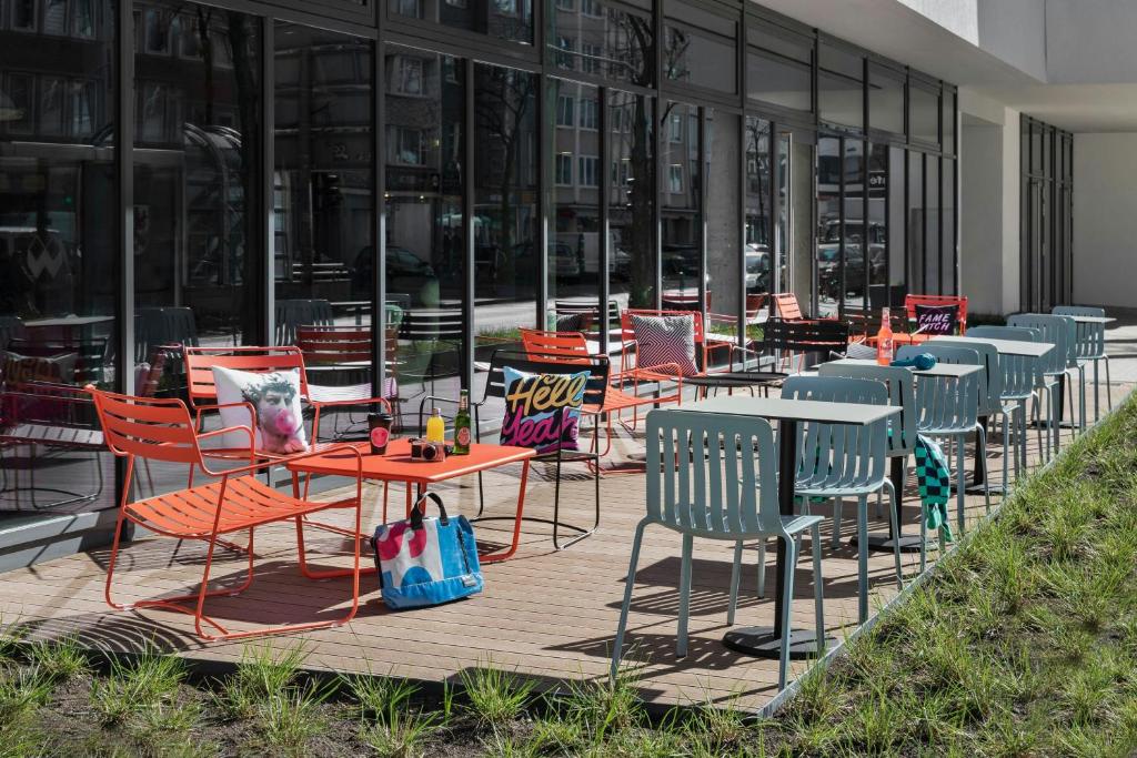 Moxy Duesseldorf City - Resim 44