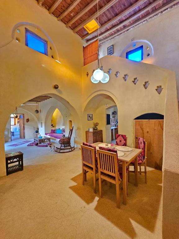 Posezení v ubytování Beit Ain al Haya