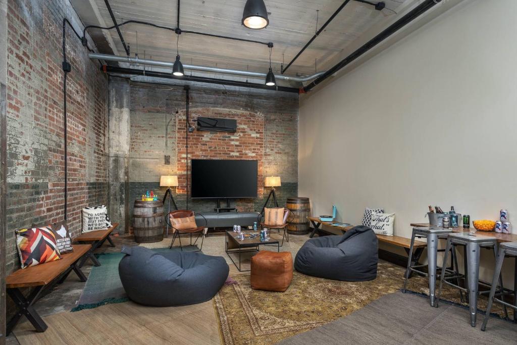 Moxy Chattanooga Downtown photo