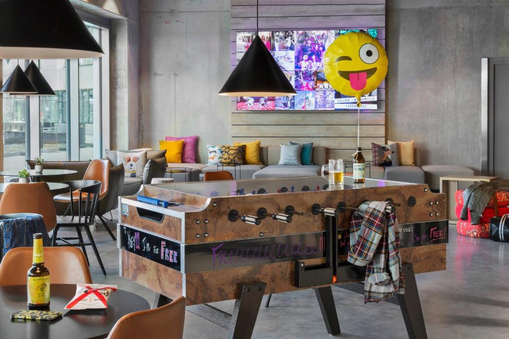 Moxy Munich Ostbahnhof - Resim 37