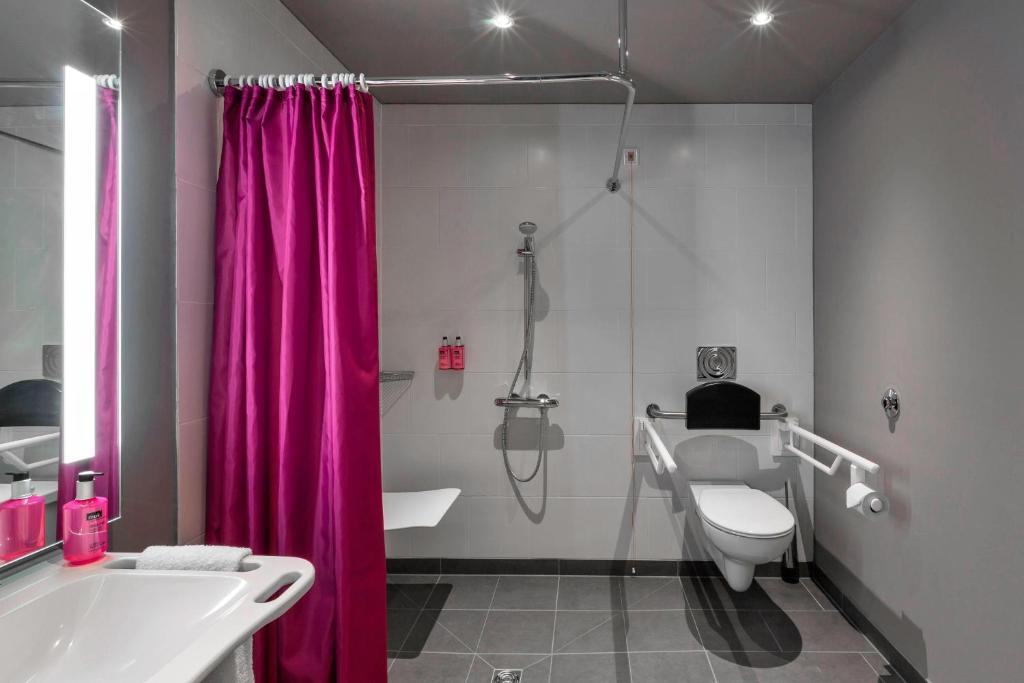 Moxy Frankfurt City Center - Resim 8