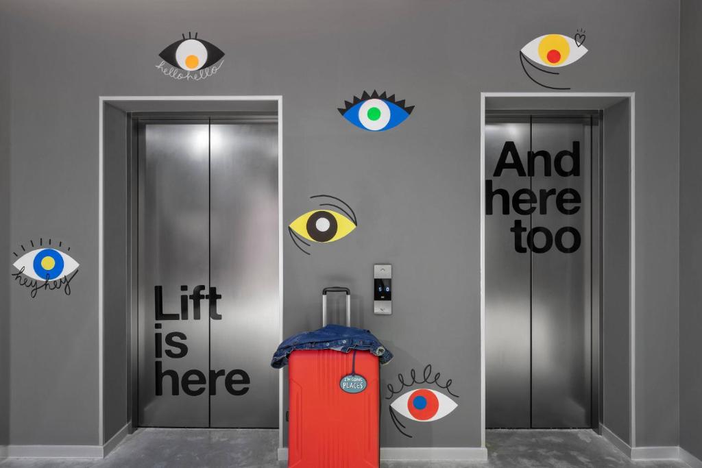 Moxy Bucharest Old Town - Resim 30