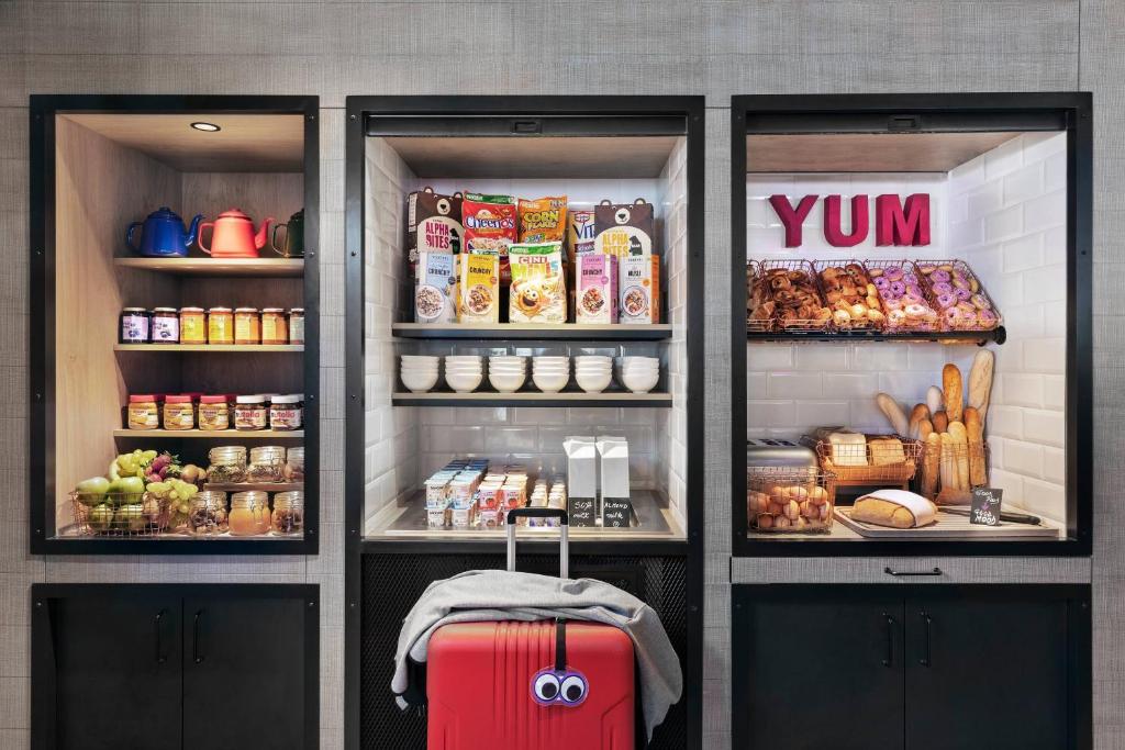 Moxy Bucharest Old Town - Resim 38