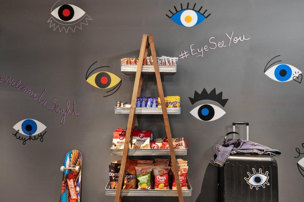 Moxy Bucharest Old Town - Resim 41