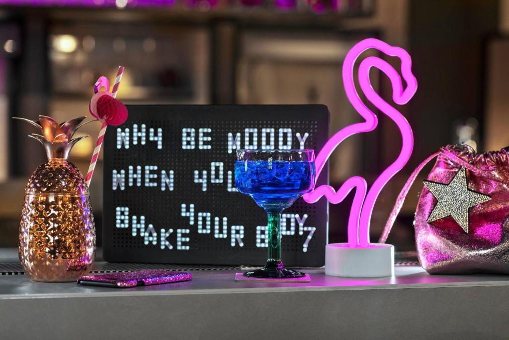 Moxy Bucharest Old Town - Resim 37