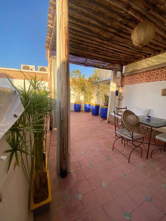 Uma varanda ou terraço em Riad Dar Teranga Hotel & Spa