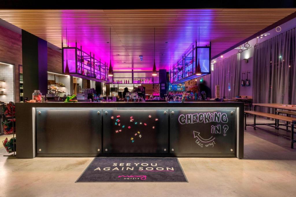 Moxy London Stratford - Resim 8