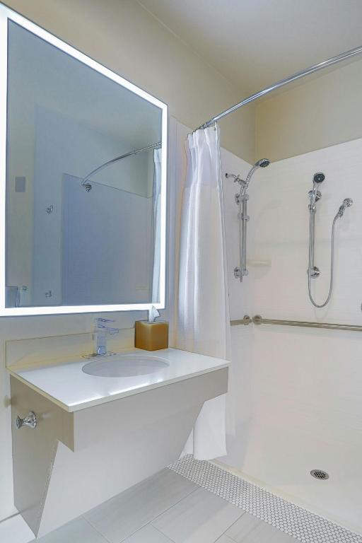 Koupelna v ubytování SpringHill Suites Prescott