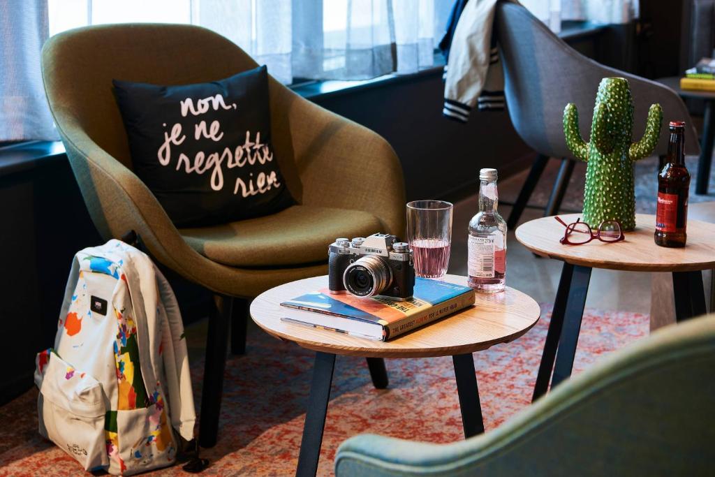 Moxy Chester - Resim 36