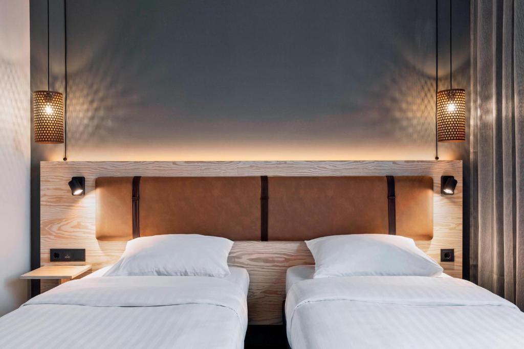 Moxy Duesseldorf South - Resim 11