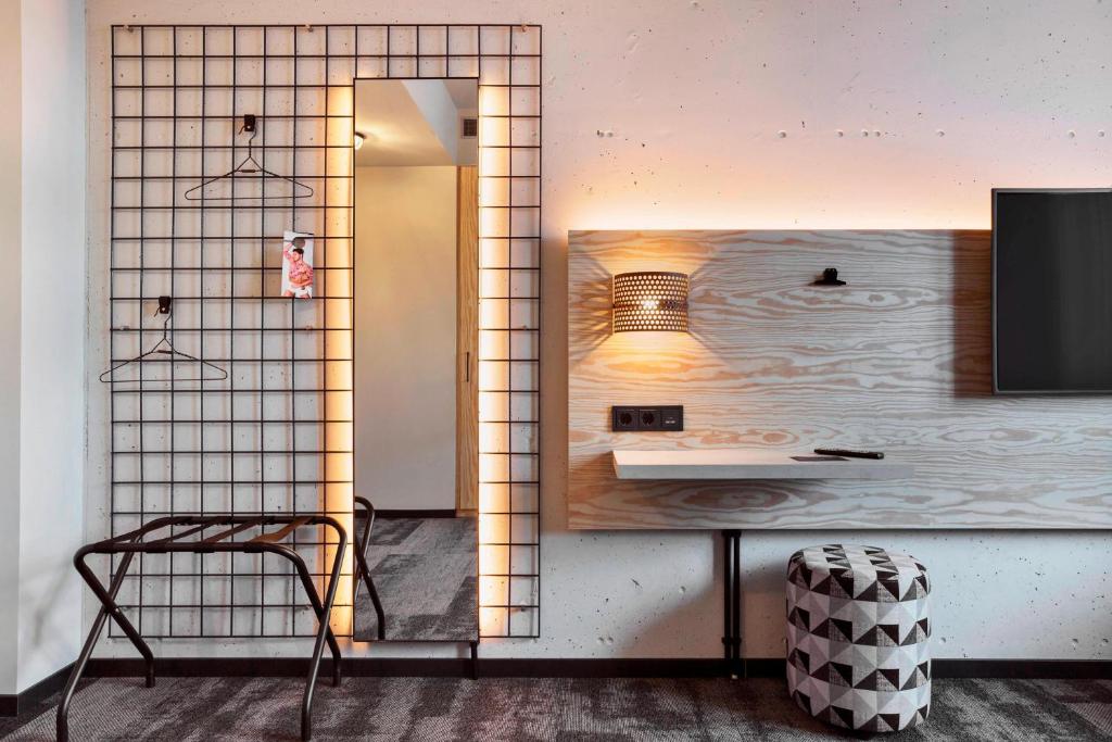 Moxy Duesseldorf South - Resim 10
