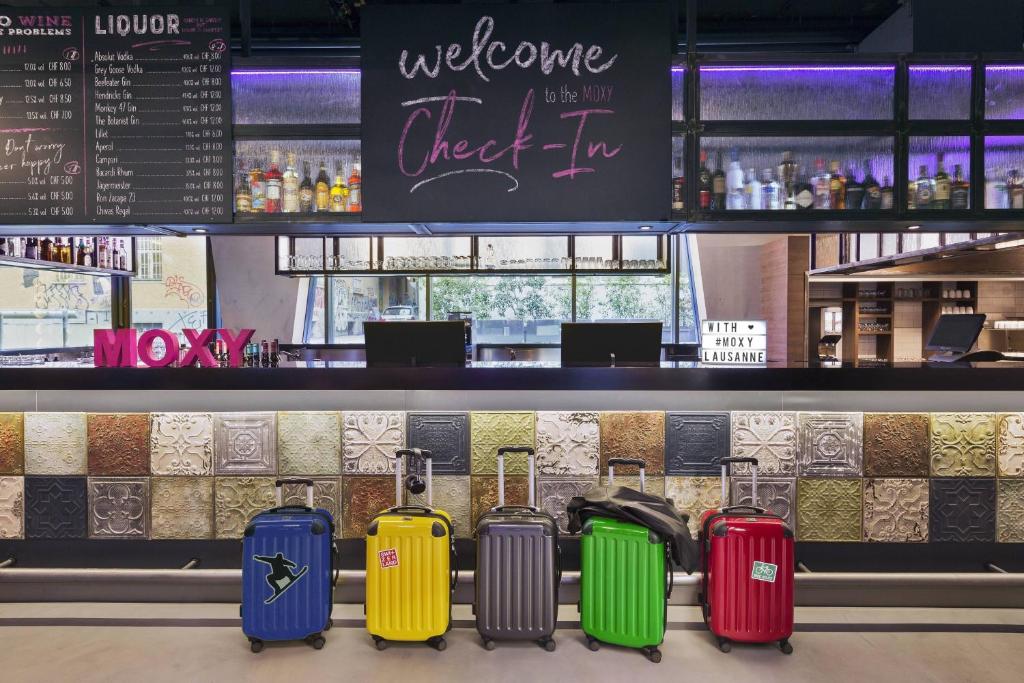 Moxy Lausanne City - Resim 9