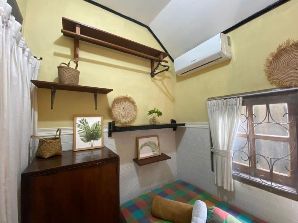 Coliving Bali SWEET HOME Kost Lengkap di Tabanan Kota - Petite Chambre Simple
