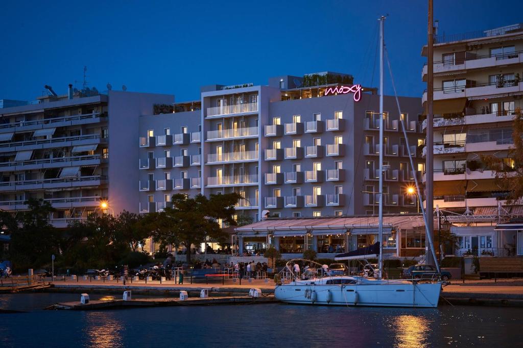 Moxy Patra Marina - Resim 5