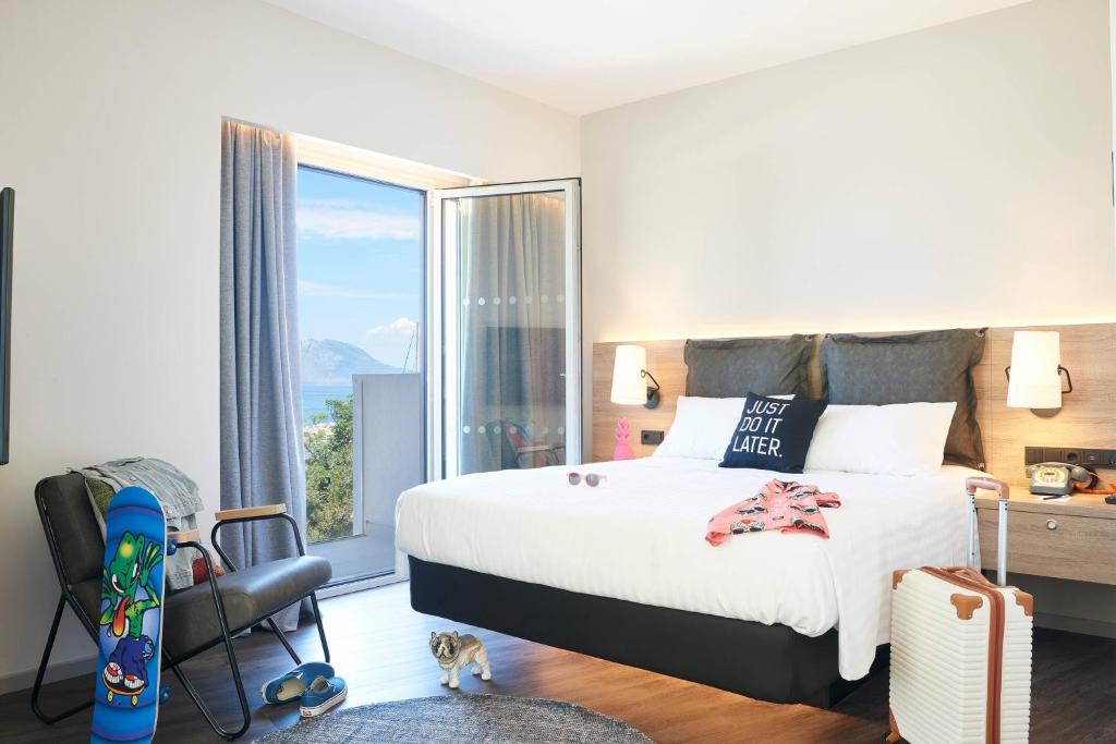 Moxy Patra Marina - Resim 6