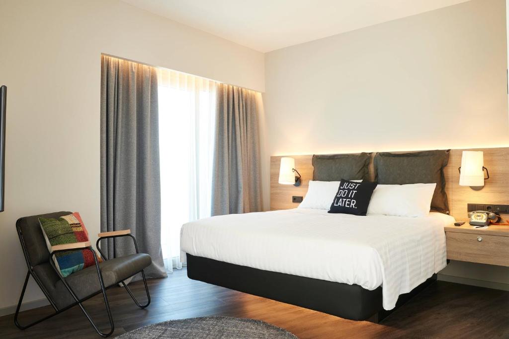 Moxy Patra Marina - Resim 23