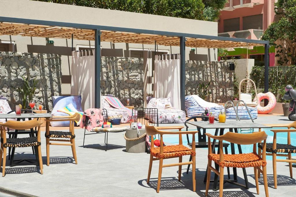 Moxy Patra Marina - Resim 44