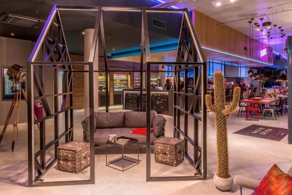 Posezení v ubytování Moxy Munich Messe