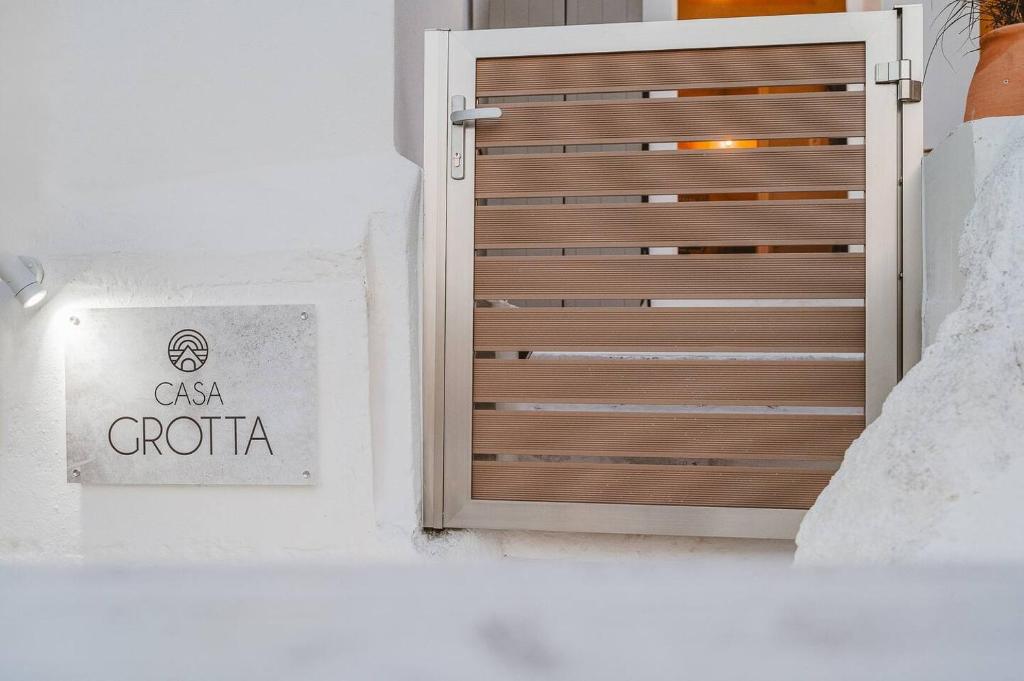 Postel nebo postele na pokoji v ubytování Casa Grotta With Sea & Cave View