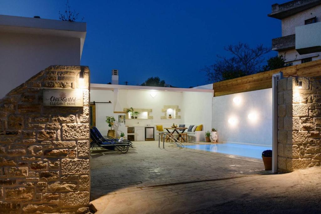 Patio nebo venkovní prostory v ubytování Chrisanthi Elegant Villa