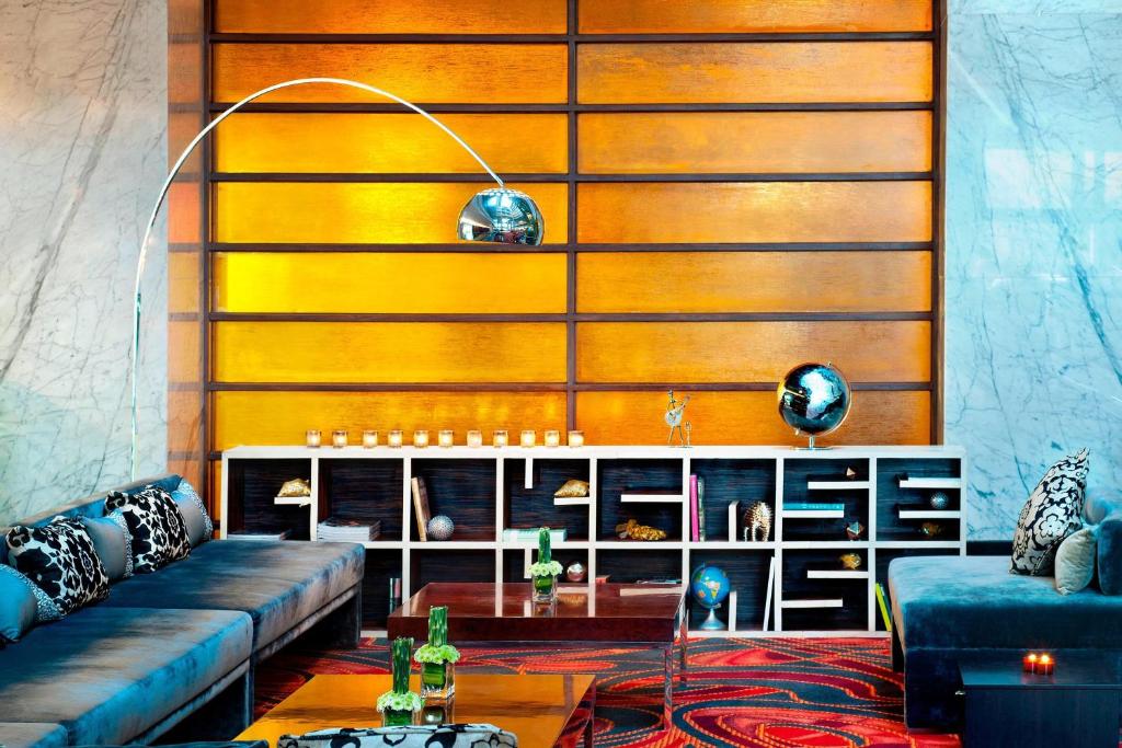 Posezení v ubytování Le Meridien Coimbatore