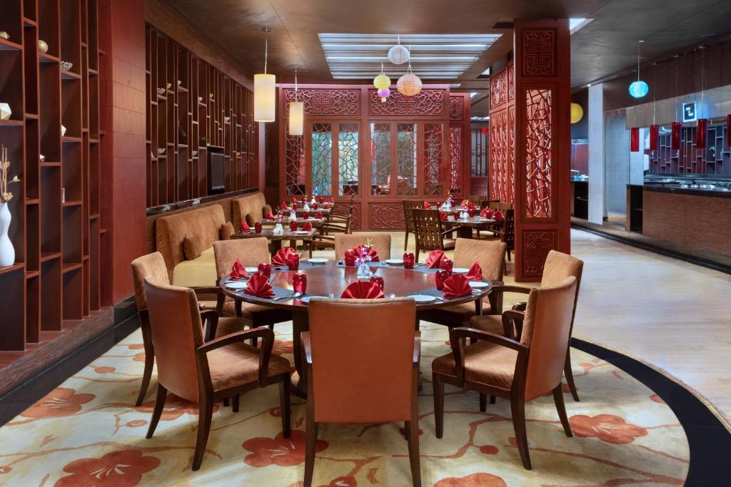 Posezení v ubytování Le Meridien Coimbatore