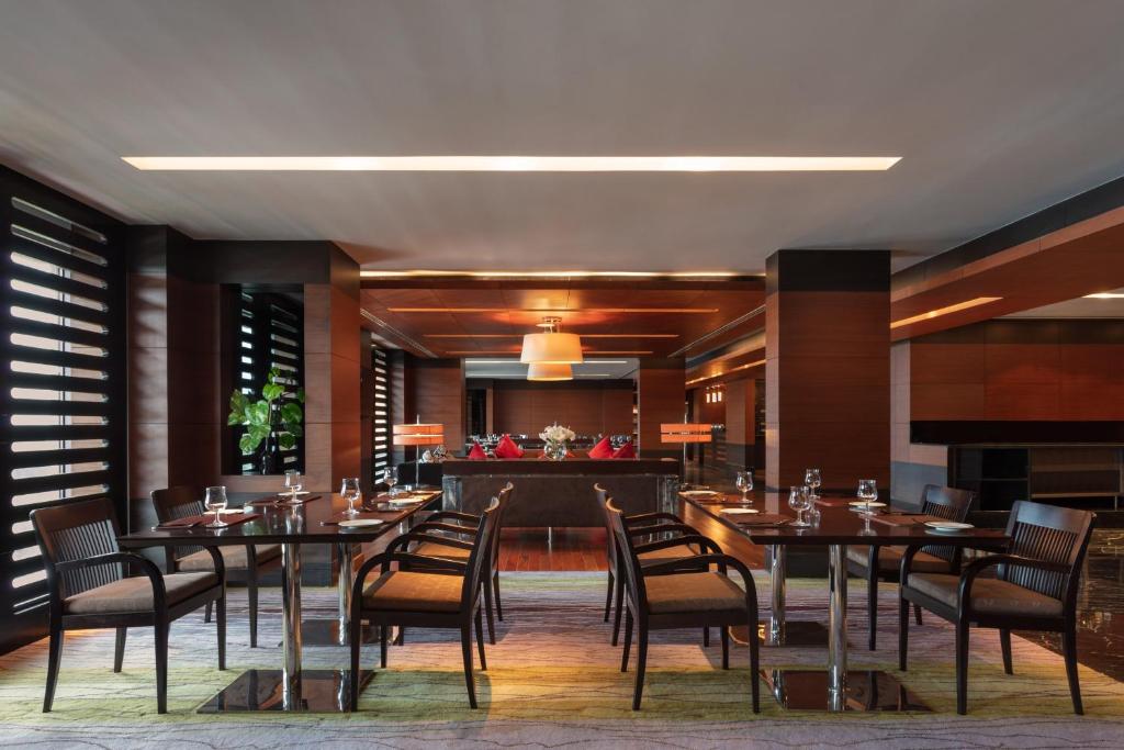 Posezení v ubytování Le Meridien Coimbatore