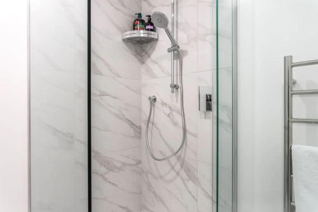 10 Te Kanawa Haven - Resim 3