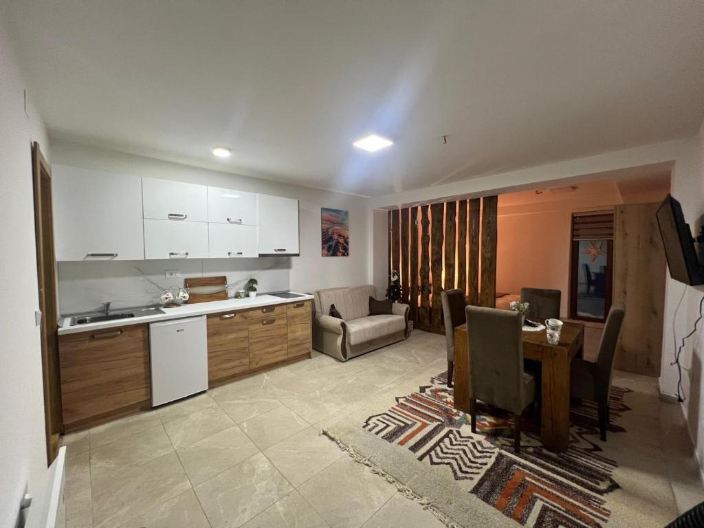 Η κουζίνα ή μικρή κουζίνα στο Apartman Vučko