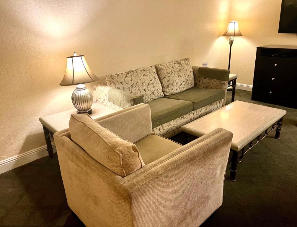 Jockey Resort Suites Center Strip - 