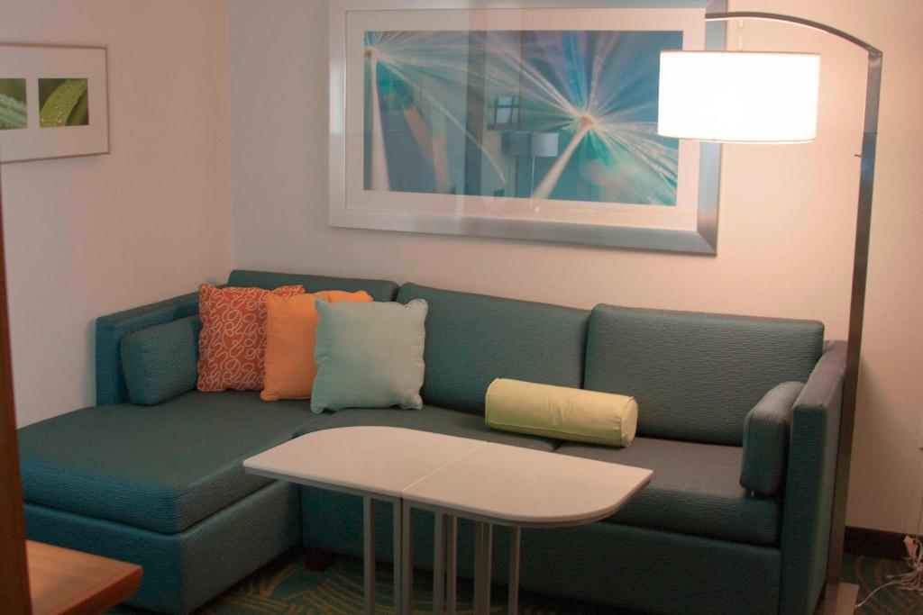 SpringHill Suites by Marriott Corpus Christi - Reina Estudio Con Sofá Cama - Audición Accesible