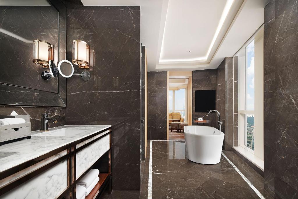 Koupelna v ubytování Sheraton Petaling Jaya Hotel